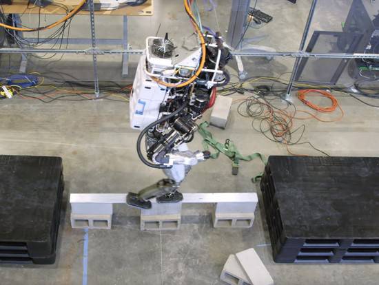 IHMC RoboticsΙC(j)ͨ^(gu)ƽľ ɹʼs50